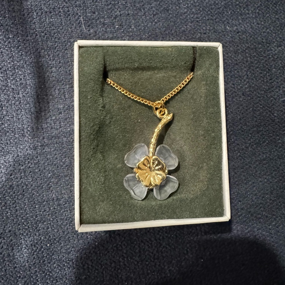 SWAROVSKI Swan Signed Crystal Memories Clover Gold Necklace